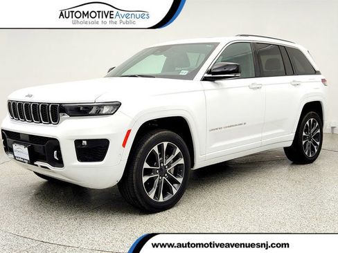 Used 2023 Jeep Grand Cherokee Overland AWD/4WD image 1