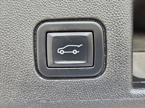 Used 2022 Chevrolet Equinox LT FWD image 11