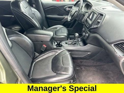 Used 2019 Jeep Cherokee Latitude Plus AWD/4WD image 45