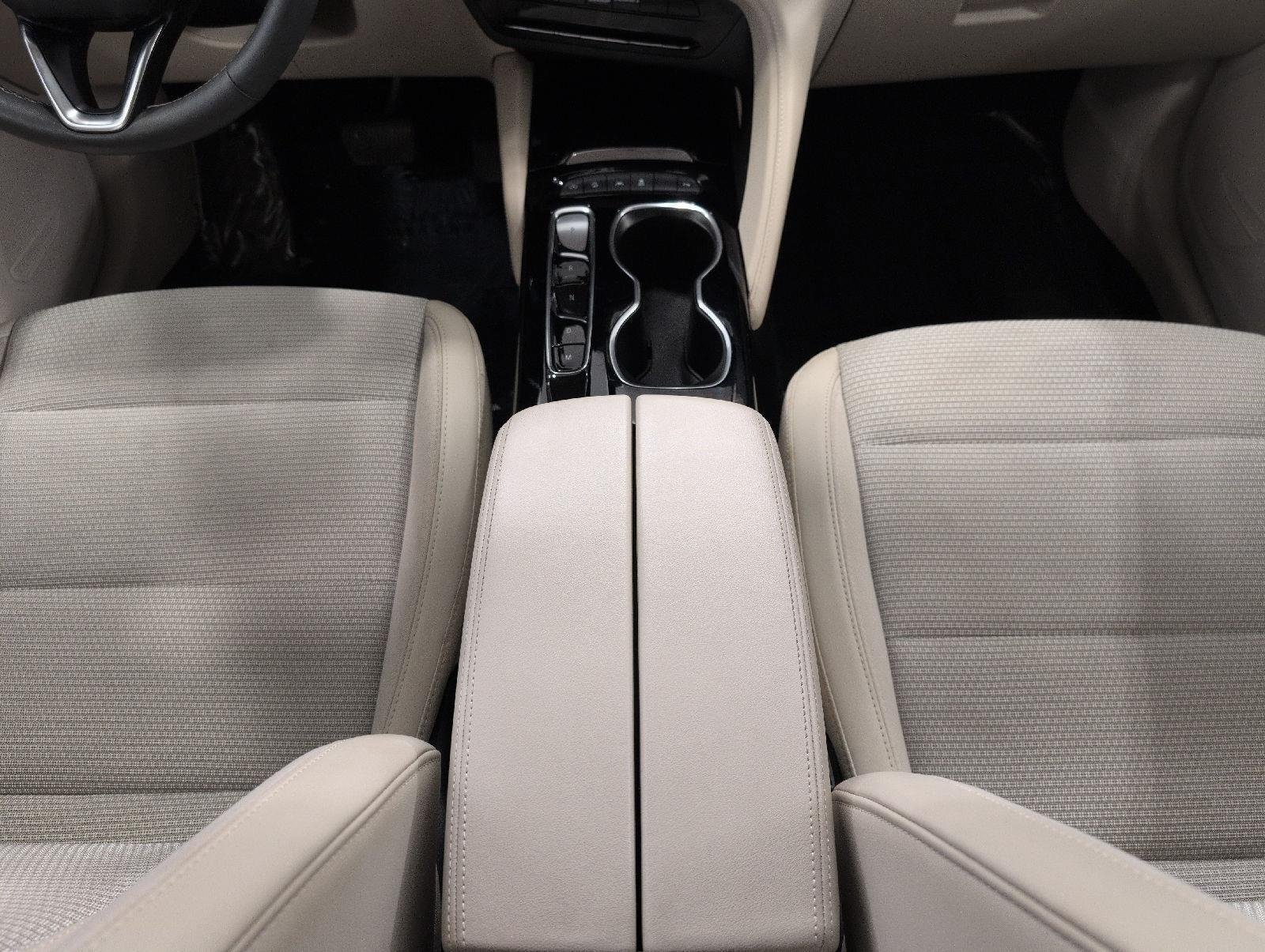 Used 2023 Buick Envision Preferred AWD/4WD image 43