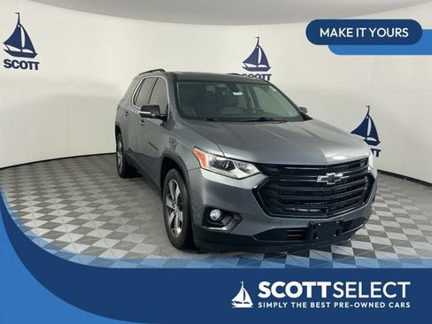 Used 2020 Chevrolet Traverse LT w/ LT Premium Package AWD/4WD image 1