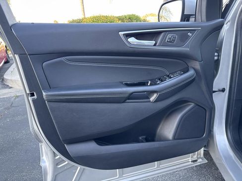 Used 2019 Ford Edge Titanium w/ Cargo Accessory Package image 28