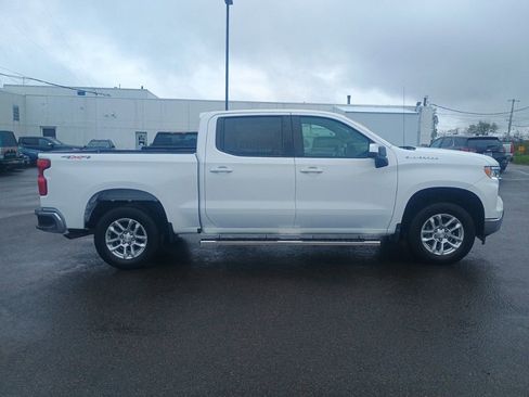Used 2024 Chevrolet Silverado 1500 LT AWD/4WD image 7