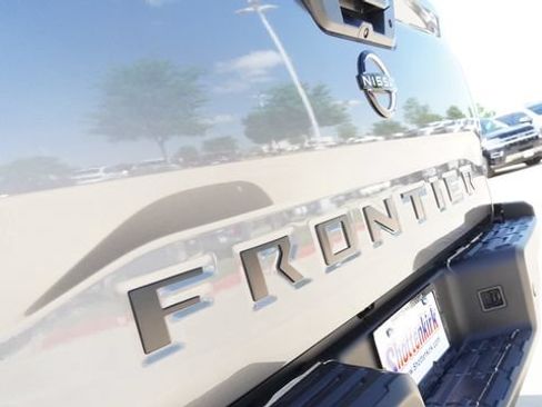 Used 2026 Nissan Frontier SV RWD image 12