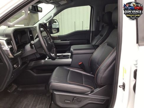Used 2025 Ford F350 Lariat w/ Black Appearance Package AWD/4WD image 9