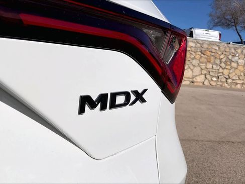 Used 2023 Acura MDX A-Spec image 9