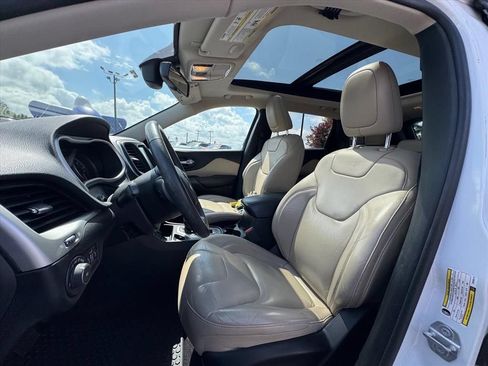 Used 2016 Jeep Cherokee Limited FWD image 16