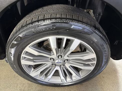 Used 2018 Ford Explorer Platinum AWD/4WD image 5