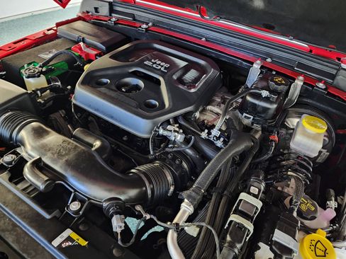 Used 2020 Jeep Wrangler Unlimited Sahara image 41