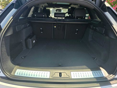 Certified 2026 Land Rover Range Rover Velar Dynamic SE image 17