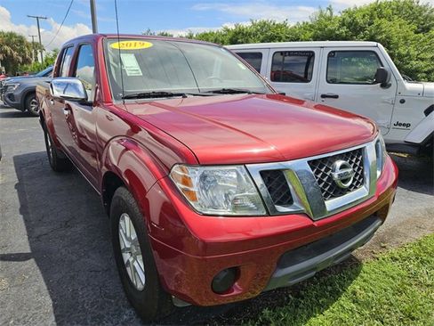 Used 2019 Nissan Frontier SV image 3