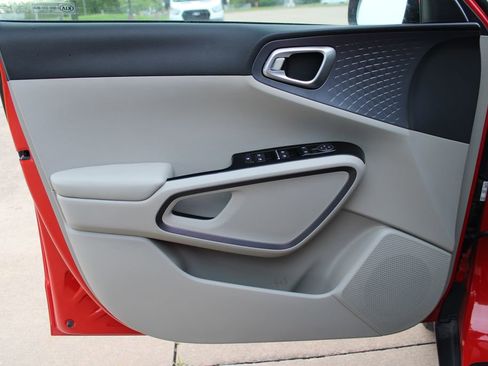 Used 2020 Kia Soul EX FWD image 32