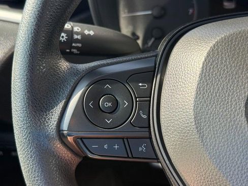 Used 2025 Toyota Corolla LE FWD image 20