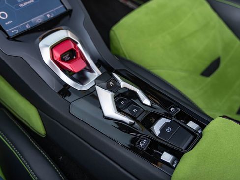 Used 2023 Lamborghini Huracan EVO image 23