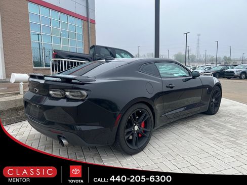 Used 2021 Chevrolet Camaro SS RWD image 2
