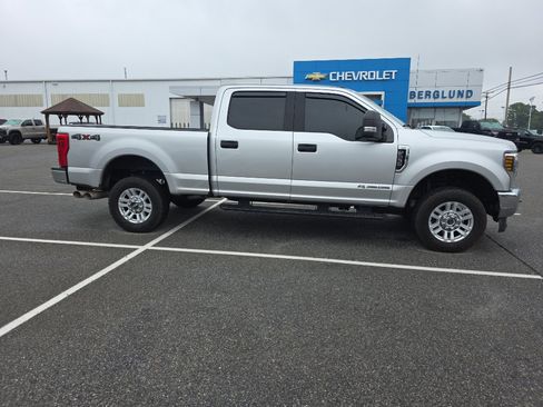Used 2019 Ford F250 XLT AWD/4WD image 5