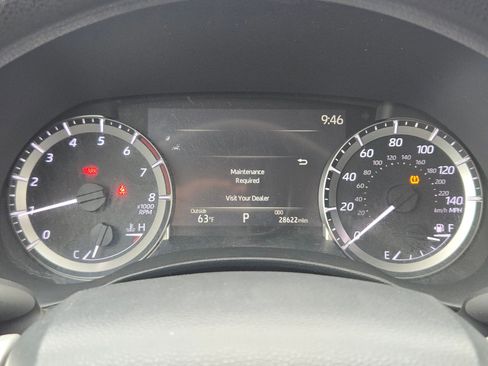 Used 2023 Toyota Highlander L image 22