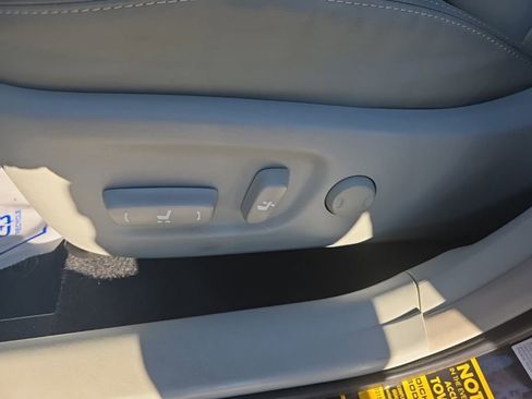 Used 2013 Toyota Prius Four image 24