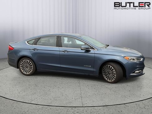 Used 2018 Ford Fusion Titanium FWD image 4