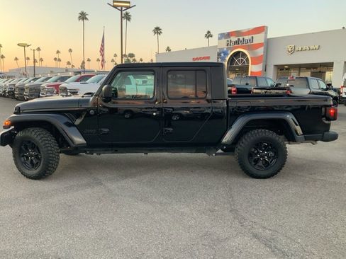 Used 2022 Jeep Gladiator Willys image 9