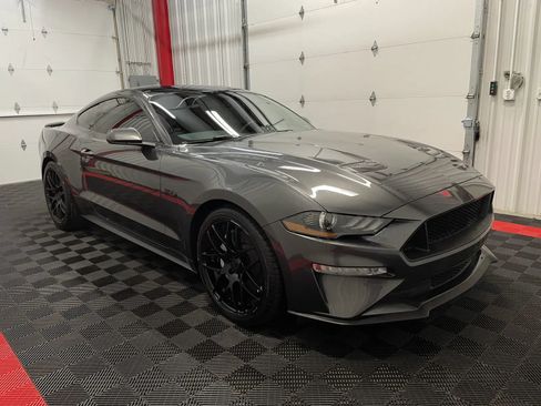 Used 2018 Ford Mustang GT w/ Black Accent Pkg RWD image 5