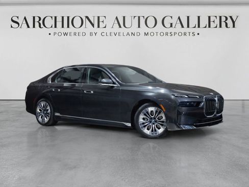 Used 2025 BMW i7 xDrive60 AWD/4WD image 1