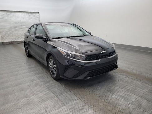 Used 2024 Kia Forte LXS w/ LXS Technology Package FWD image 13