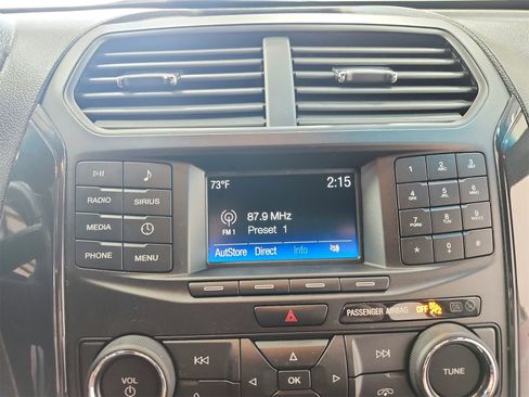 Used 2018 Ford Explorer XLT image 26