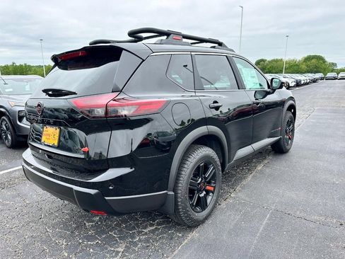 Used 2026 Nissan Rogue SV AWD/4WD image 3