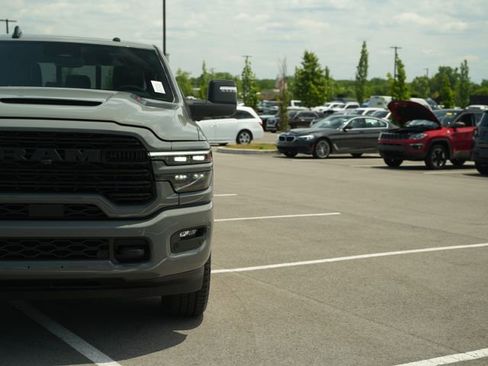 New 2026 RAM 2500 Laramie AWD/4WD image 46