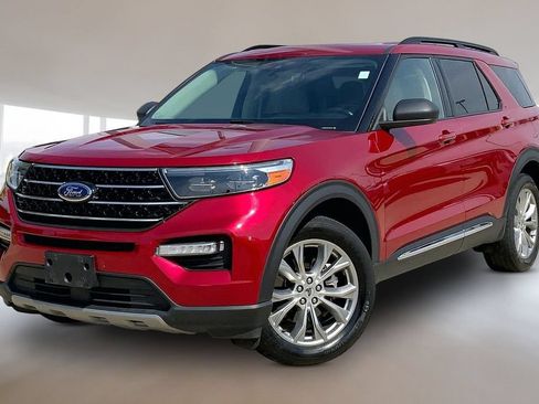 Used 2020 Ford Explorer XLT w/ Equipment Group 202A AWD/4WD image 1