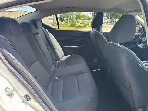 Used 2025 Nissan Altima 2.5 SV FWD image 16