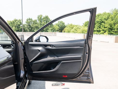 Used 2021 Toyota Camry SE FWD image 32