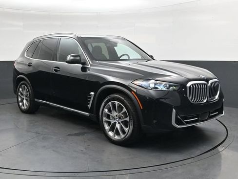 Used 2024 BMW X5 xDrive40i w/ Premium Package AWD/4WD image 2