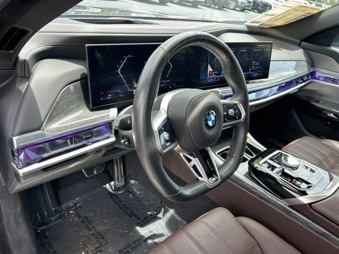 Used 2025 BMW 740i RWD image 22