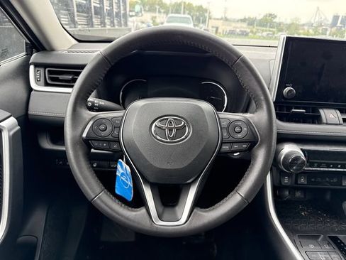 Used 2025 Toyota RAV4 XLE w/ Convenience Package AWD/4WD image 18