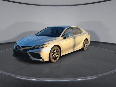 Certified 2024 Toyota Camry SE FWD image 4