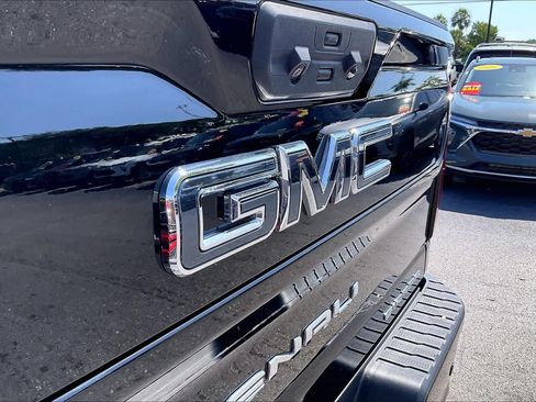 Used 2024 GMC Sierra 2500 Denali Ultimate w/ Snow Plow Prep/Camper Package AWD/4WD image 9