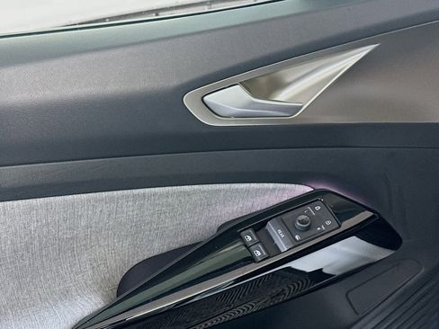 Used 2023 Volkswagen ID.4 Pro image 15