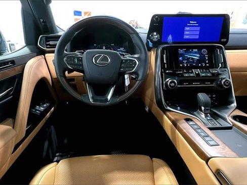 Certified 2025 Lexus LX 700h Luxury image 8