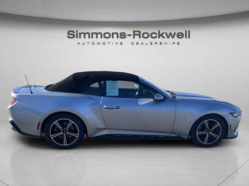 Used 2024 Ford Mustang Premium image 8