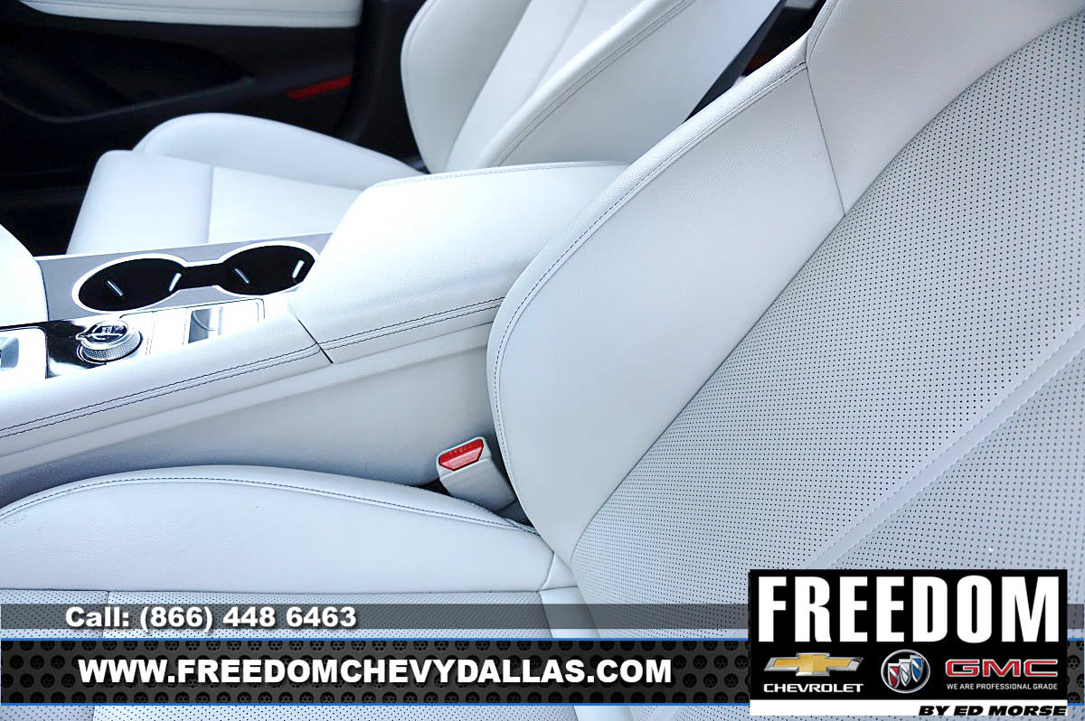 Used 2025 Genesis G70 2.5T RWD image 32