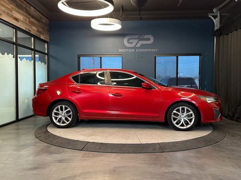 Used 2019 Acura ILX image 2