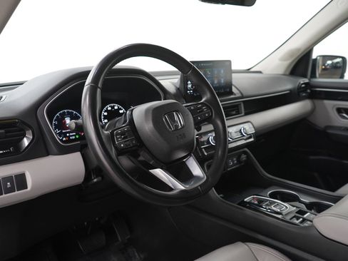 Used 2025 Honda Pilot EX-L image 29