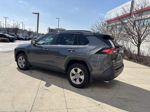 Used 2022 Toyota RAV4 XLE w/ Convenience Package AWD/4WD image 7