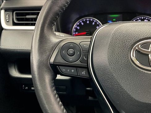 Used 2022 Toyota RAV4 XLE image 21