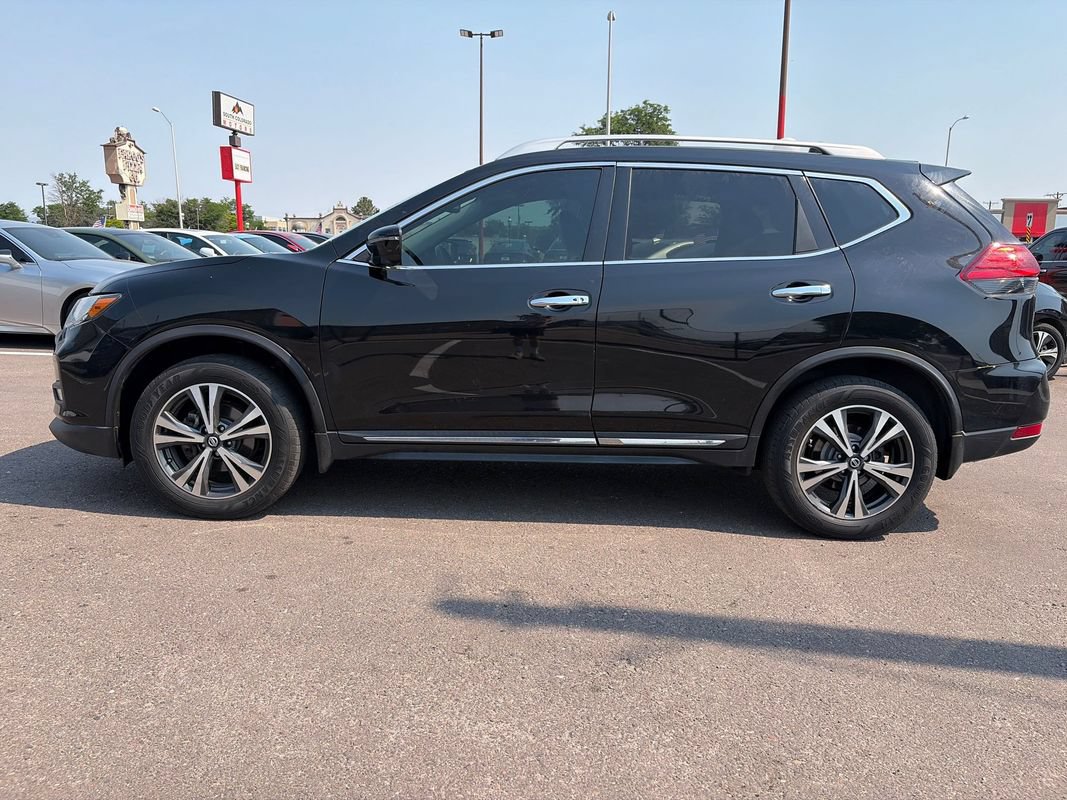 Used 2017 Nissan Rogue SL w/ SL Premium Package AWD/4WD image 4