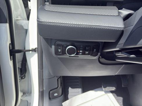 New 2025 Ford Mustang Mach-E Premium image 18