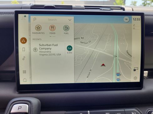 New 2025 Land Rover Defender 130 S image 19