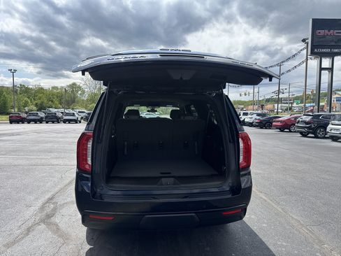 Used 2021 GMC Yukon XL SLE AWD/4WD image 5